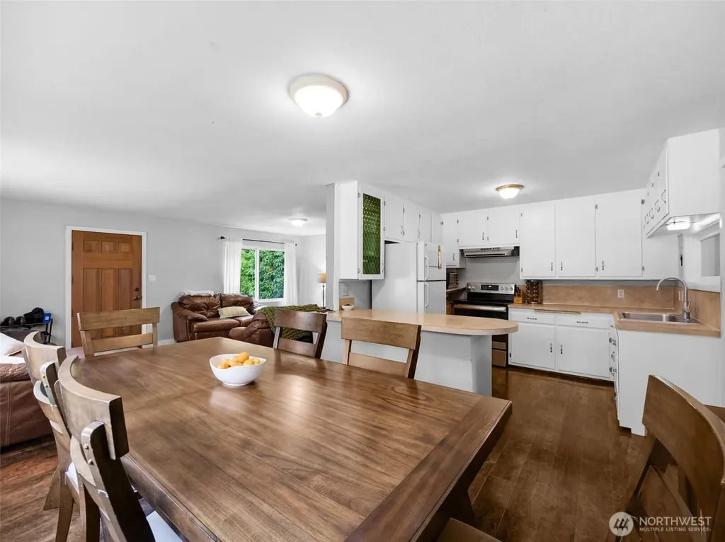 15711 Birch Street Long Beach WA 98631