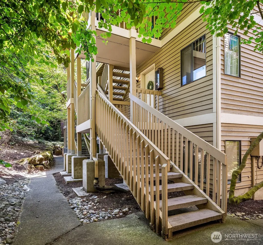 406 10th Street Kirkland WA 98033