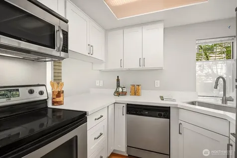 406 10th Street Kirkland WA 98033