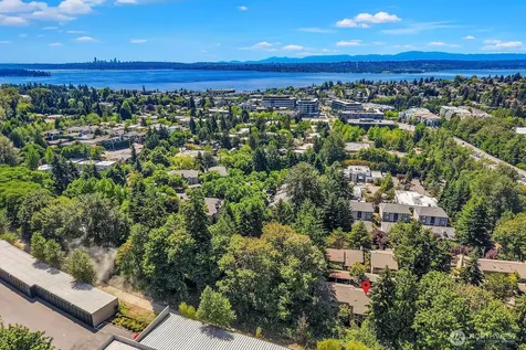 406 10th Street Kirkland WA 98033
