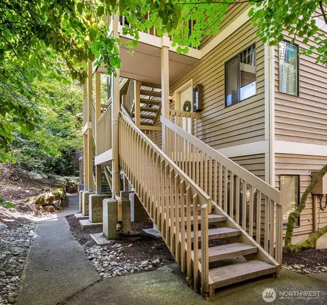 406 10th Street Kirkland WA 98033