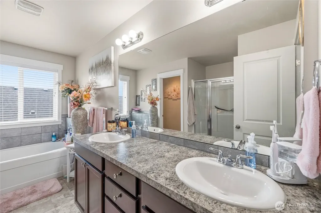 1420 E Gateway Heights Loop Sedro Woolley WA 98284