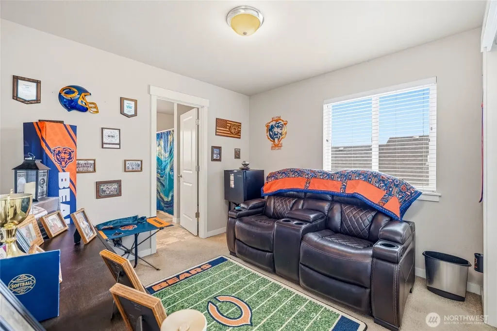 1420 E Gateway Heights Loop Sedro Woolley WA 98284