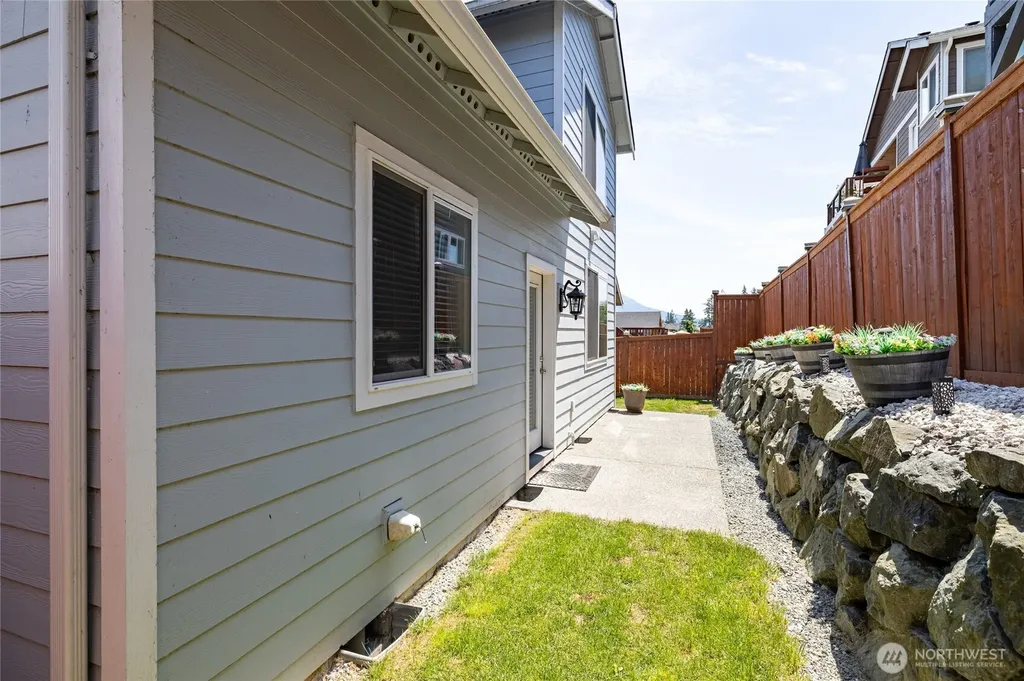 1420 E Gateway Heights Loop Sedro Woolley WA 98284