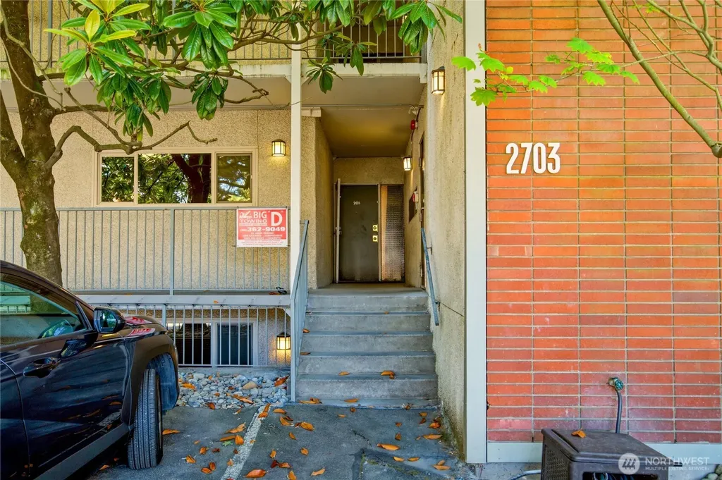 2703 Boylston Ave E #201 Seattle WA 98102
