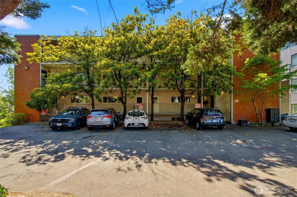 2703 Boylston Ave E #201 Seattle WA 98102