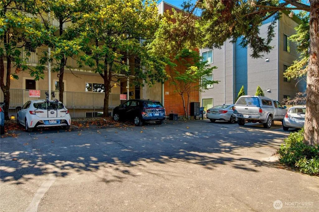 2703 Boylston Ave E #201 Seattle WA 98102