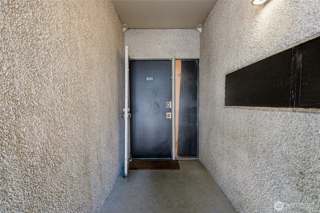 2703 Boylston Ave E #201 Seattle WA 98102