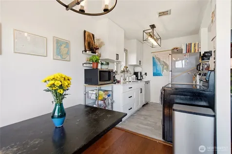 2703 Boylston Ave E #201 Seattle WA 98102