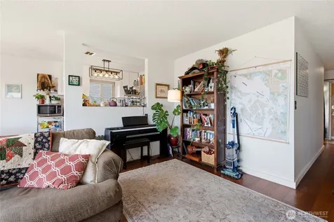 2703 Boylston Ave E #201 Seattle WA 98102