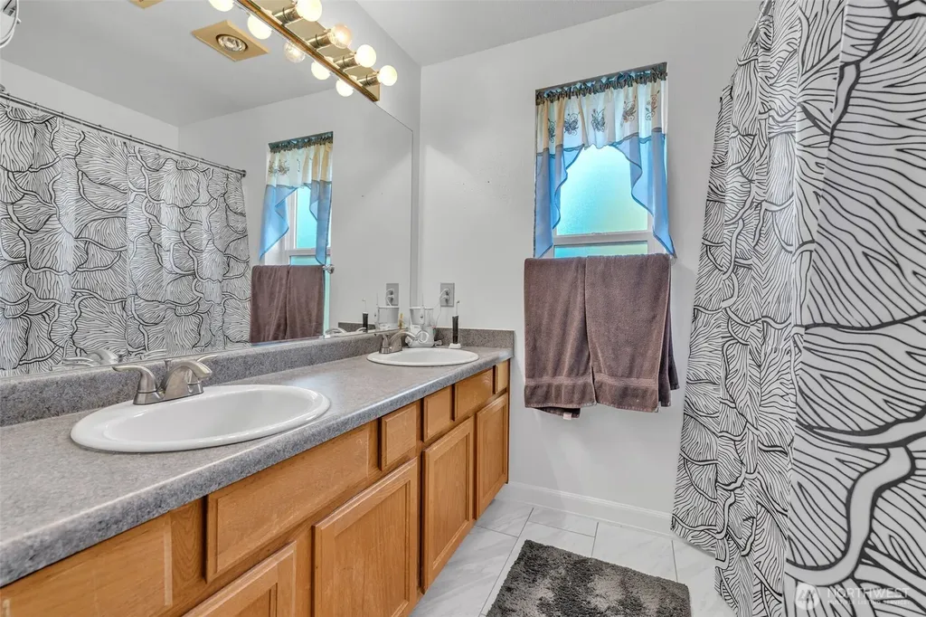 460 Meadow Lane Chehalis WA 98532