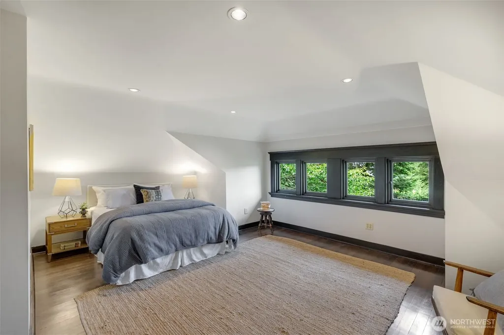 1000 15th Avenue E Seattle WA 98112