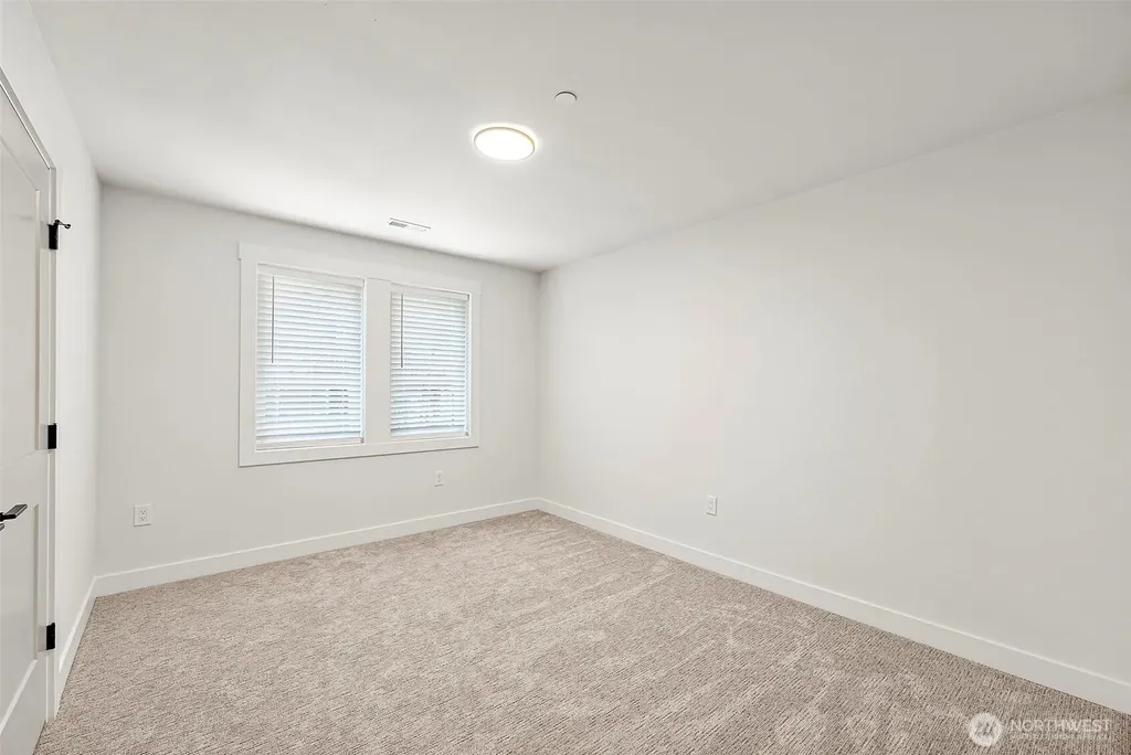 1238 9th Street SW Puyallup WA 98371