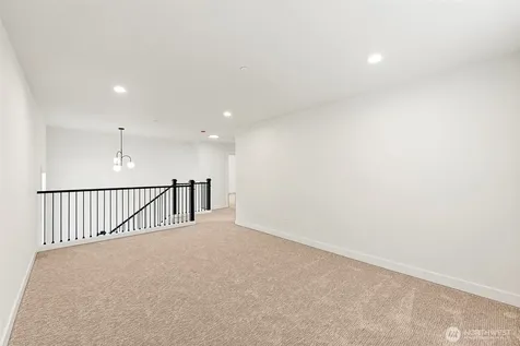 1238 9th Street SW Puyallup WA 98371