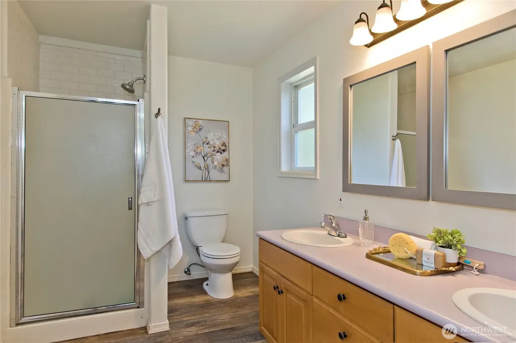 24608 SE 387th Street Enumclaw WA 98022