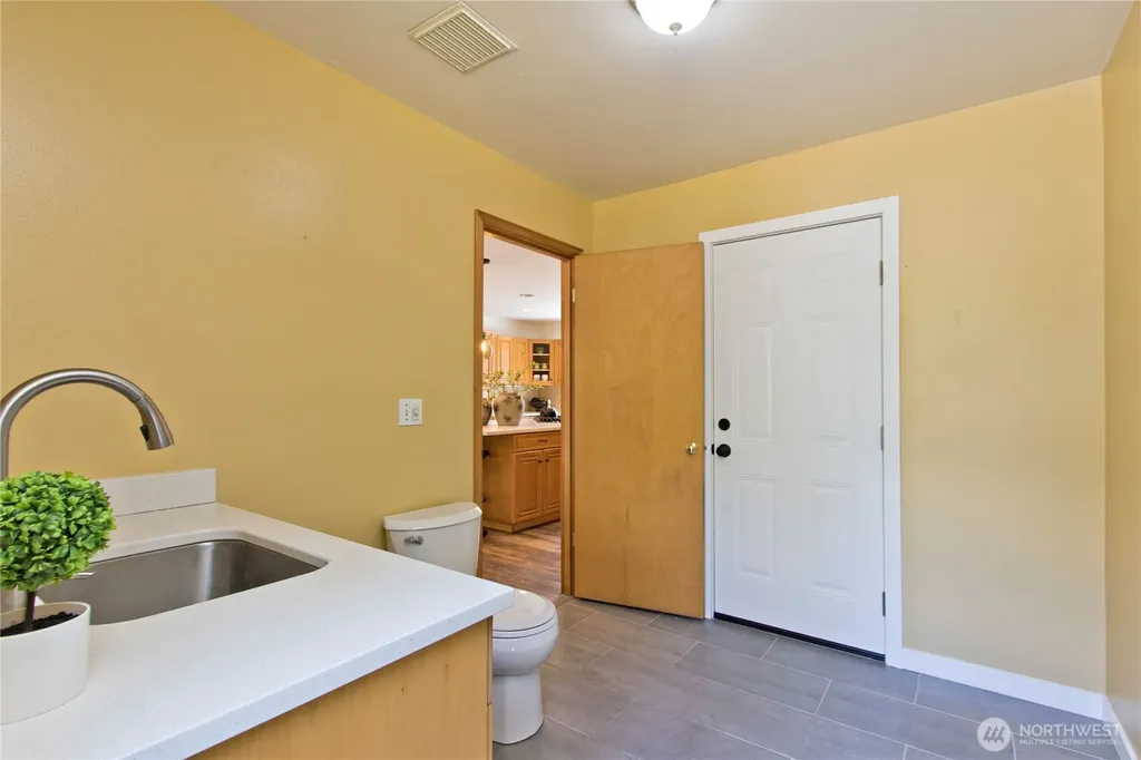 24608 SE 387th Street Enumclaw WA 98022