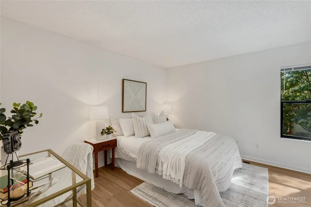 10919 NE 35th Place Bellevue WA 98004
