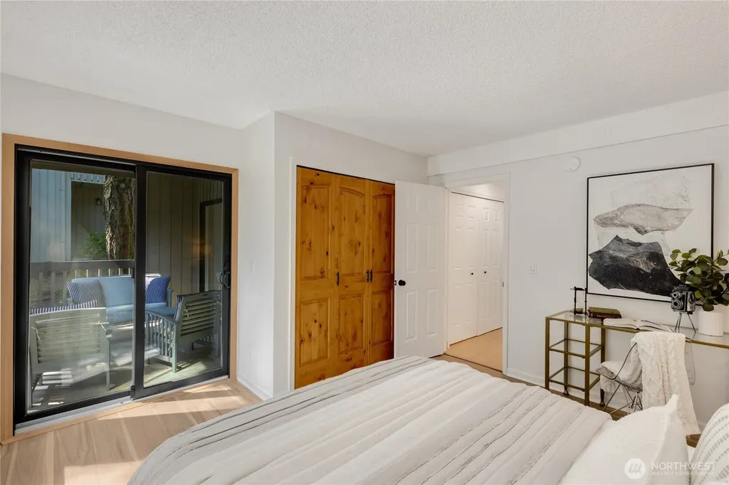 10919 NE 35th Place Bellevue WA 98004