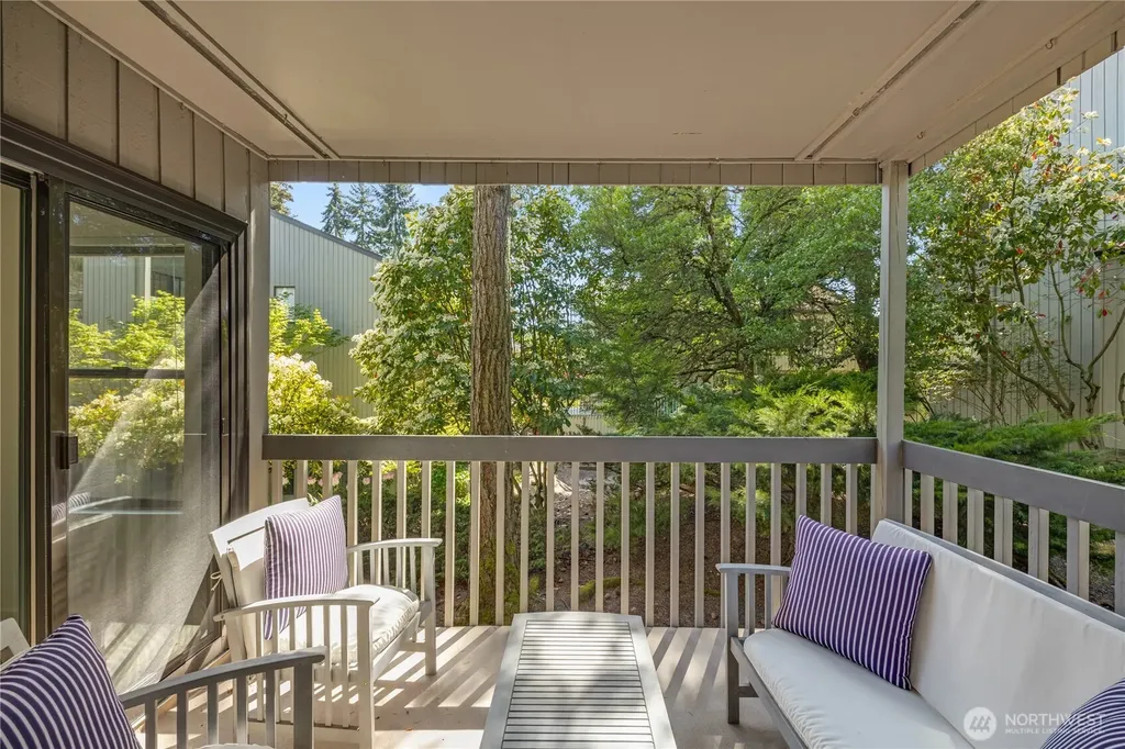 10919 NE 35th Place Bellevue WA 98004