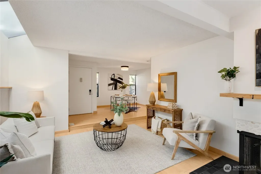 10919 NE 35th Place Bellevue WA 98004
