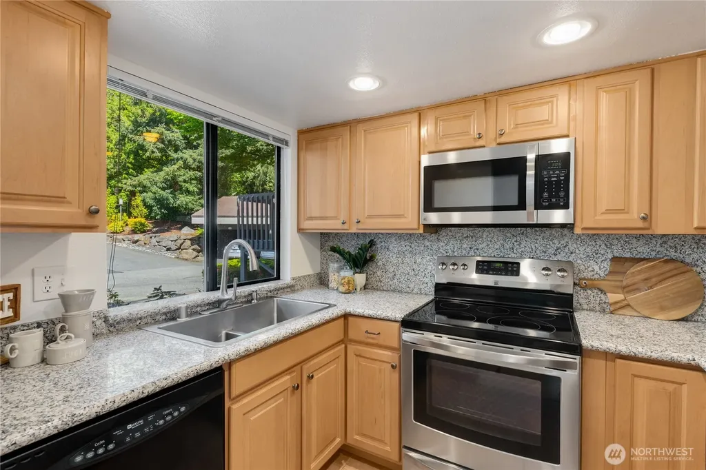 10919 NE 35th Place Bellevue WA 98004