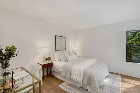 10919 NE 35th Place Bellevue WA 98004