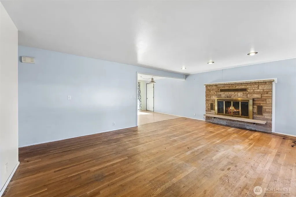 19648 105th Avenue SE Renton WA 98055