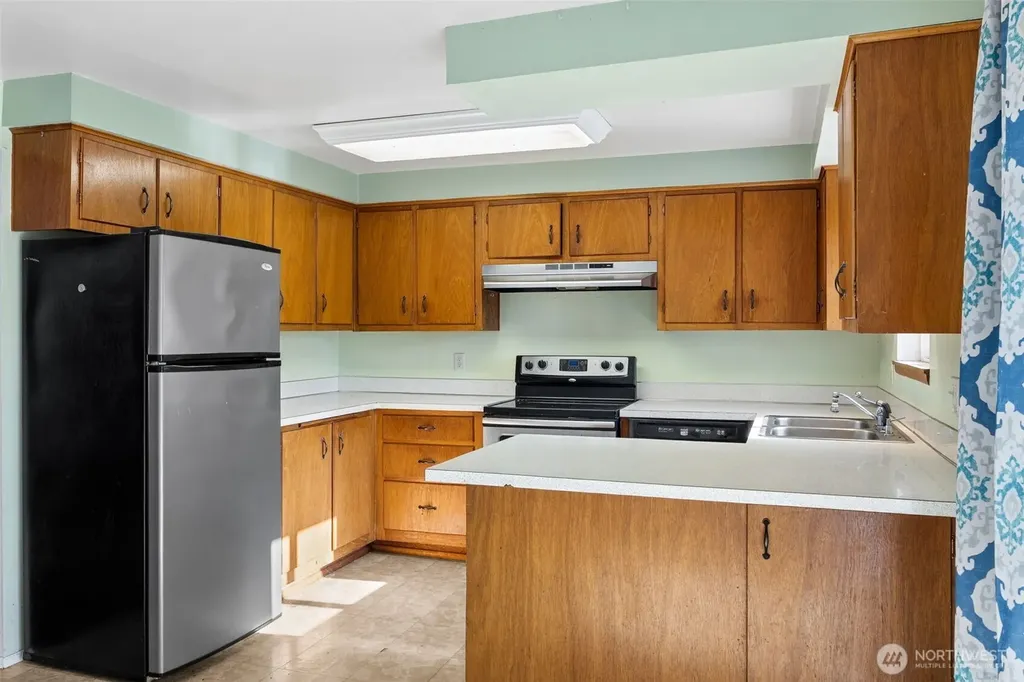 19648 105th Avenue SE Renton WA 98055
