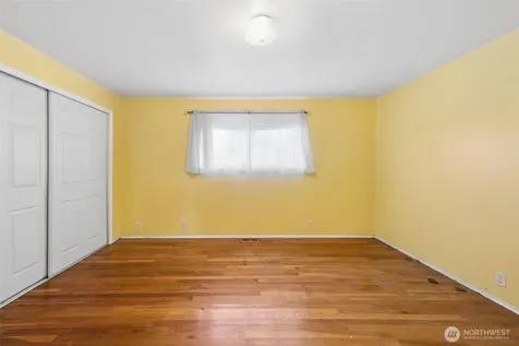 19648 105th Avenue SE Renton WA 98055