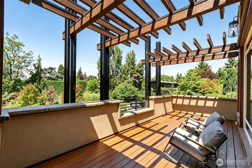 3225 W Mercer Way Mercer Island WA 98040