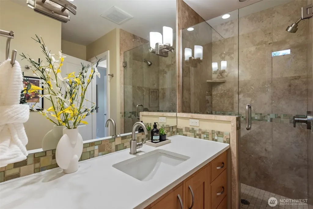 3225 W Mercer Way Mercer Island WA 98040