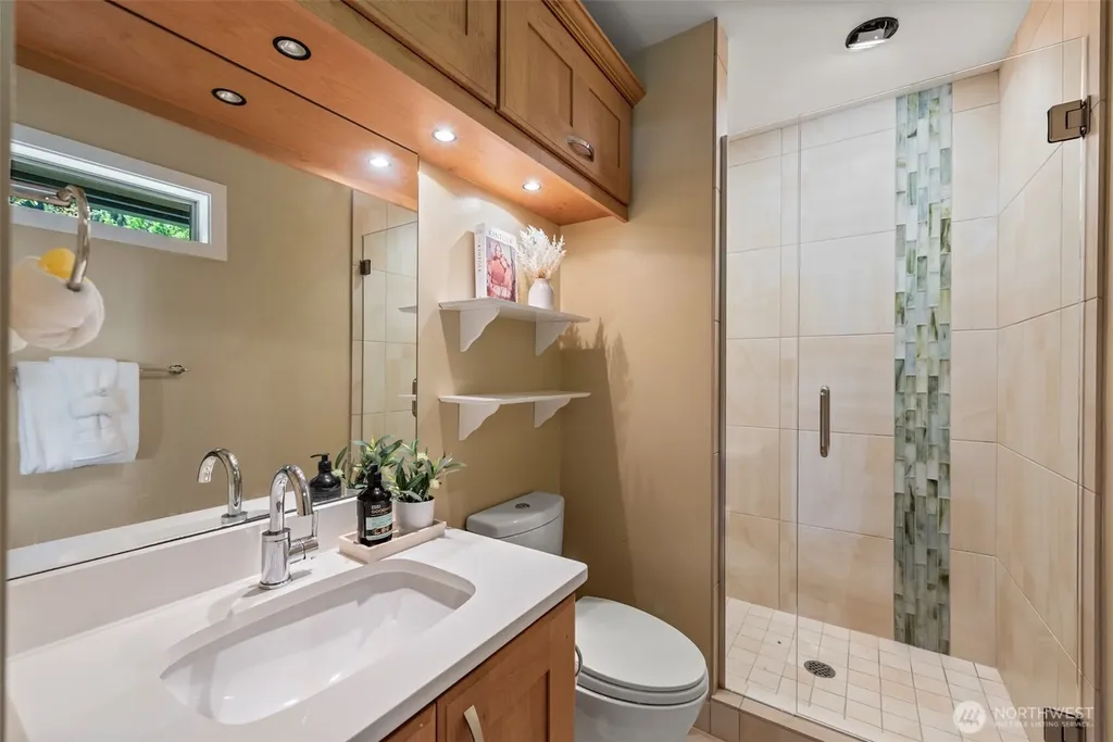 3225 W Mercer Way Mercer Island WA 98040