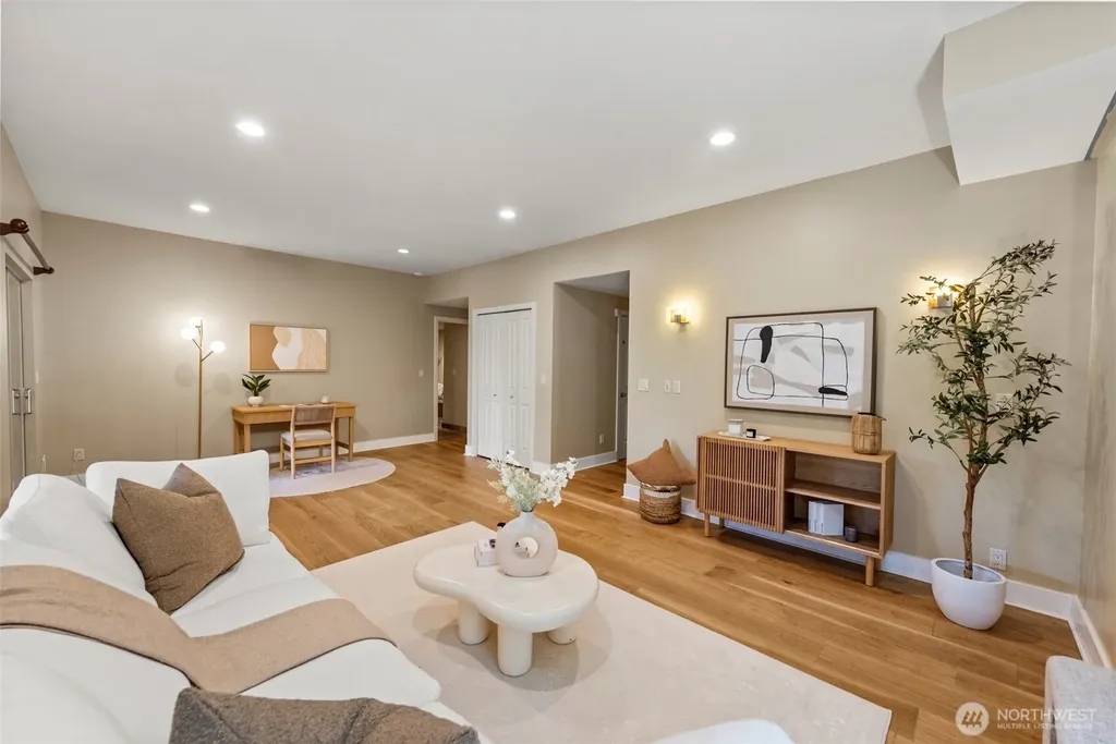 3225 W Mercer Way Mercer Island WA 98040