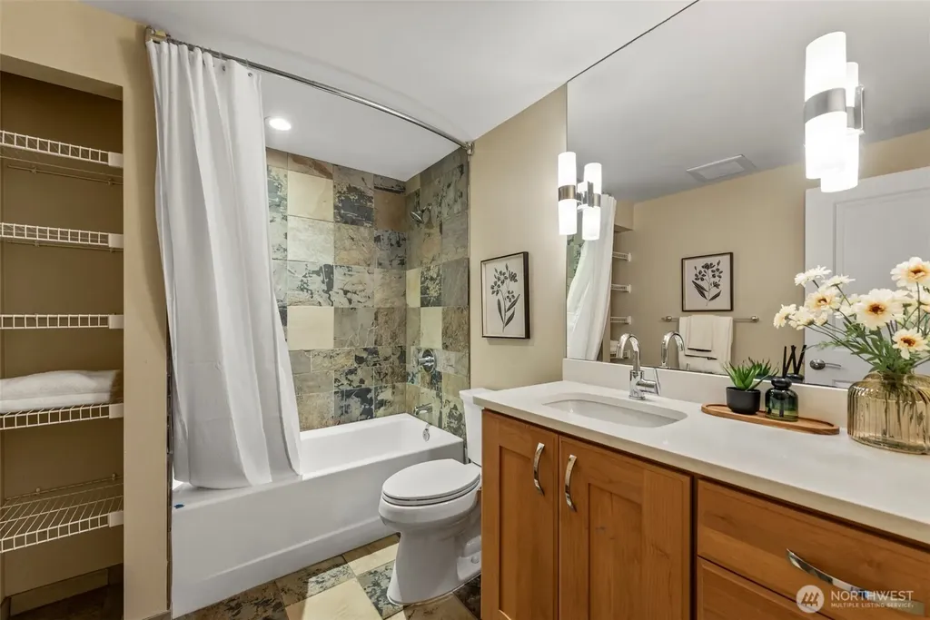 3225 W Mercer Way Mercer Island WA 98040