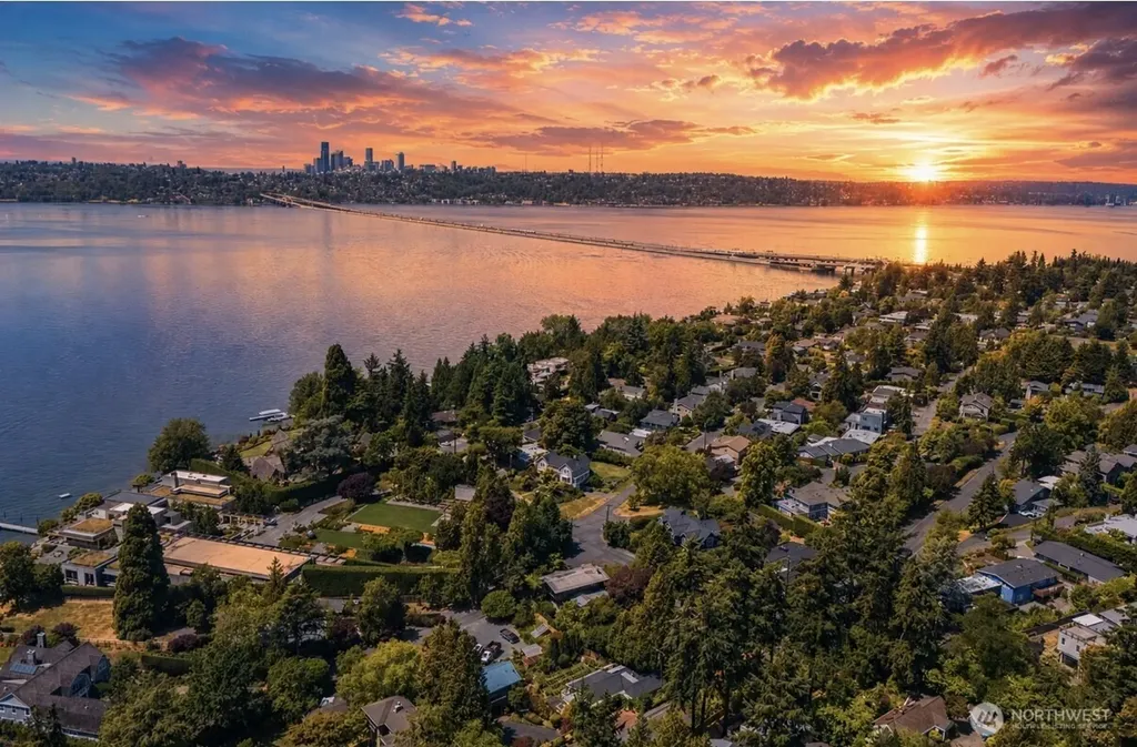 3225 W Mercer Way Mercer Island WA 98040
