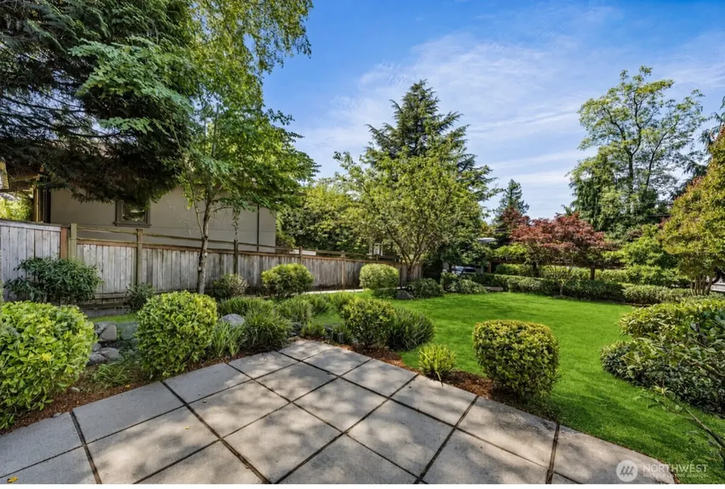 3225 W Mercer Way Mercer Island WA 98040