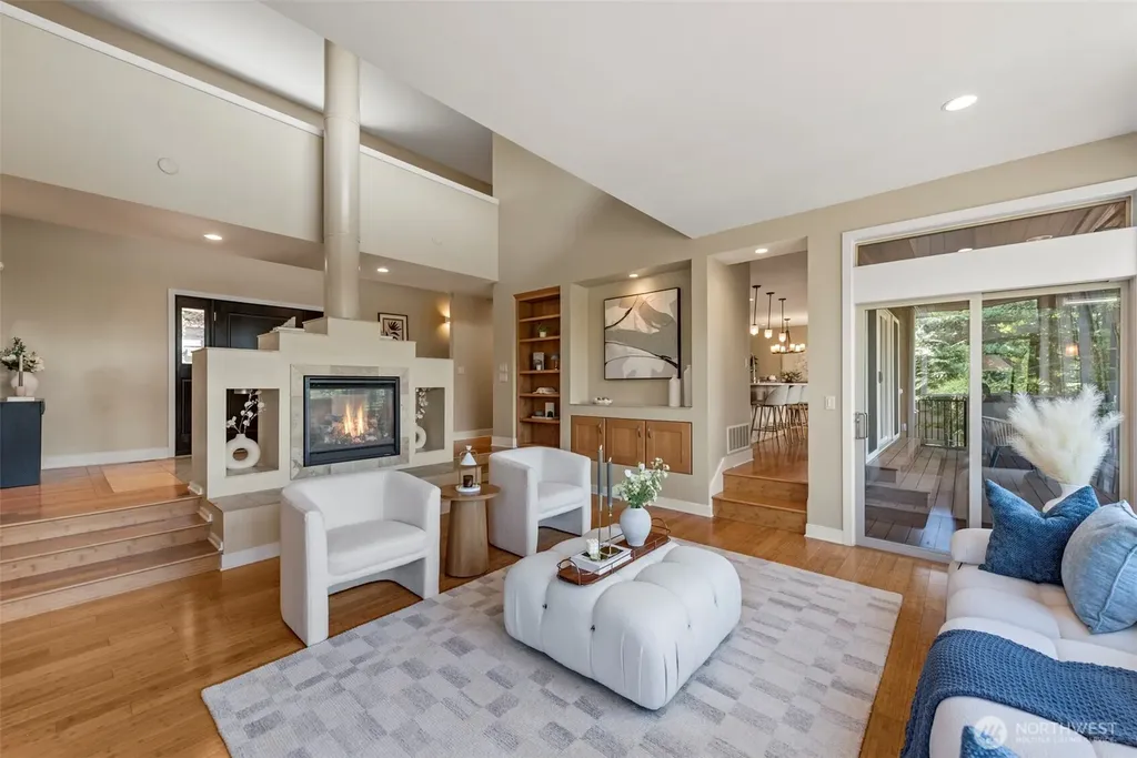 3225 W Mercer Way Mercer Island WA 98040