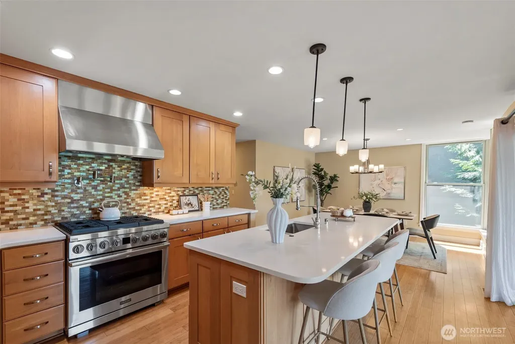 3225 W Mercer Way Mercer Island WA 98040