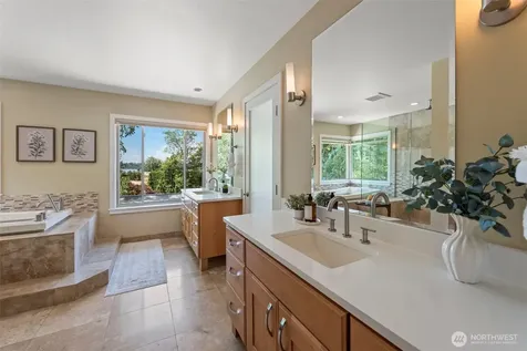 3225 W Mercer Way Mercer Island WA 98040