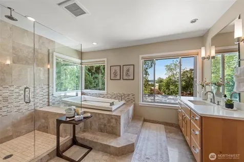 3225 W Mercer Way Mercer Island WA 98040