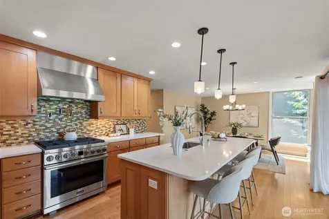 3225 W Mercer Way Mercer Island WA 98040