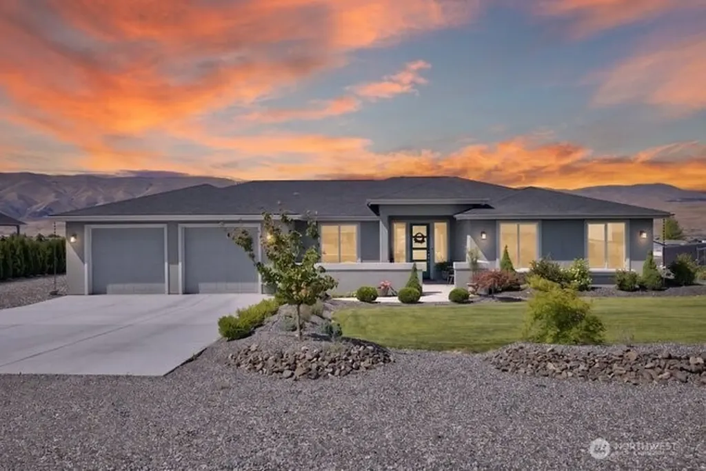 201 Clayton Place SW Mattawa WA 99349