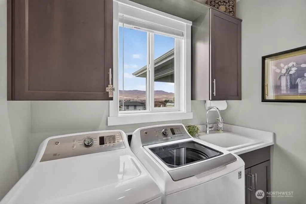 201 Clayton Place SW Mattawa WA 99349