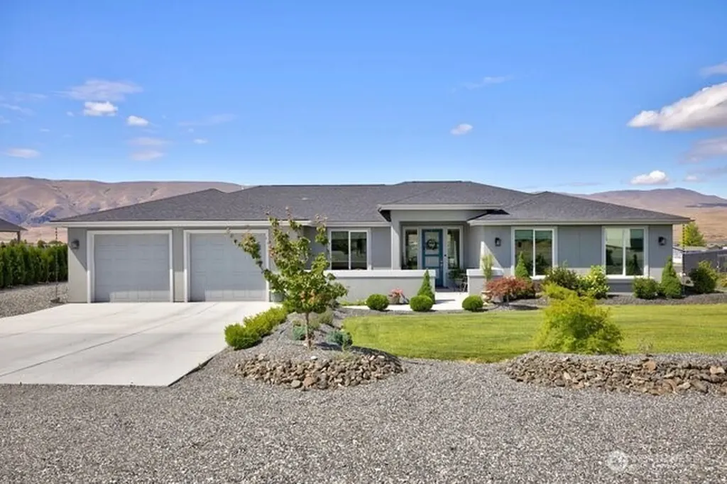 201 Clayton Place SW Mattawa WA 99349