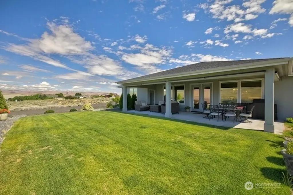 201 Clayton Place SW Mattawa WA 99349
