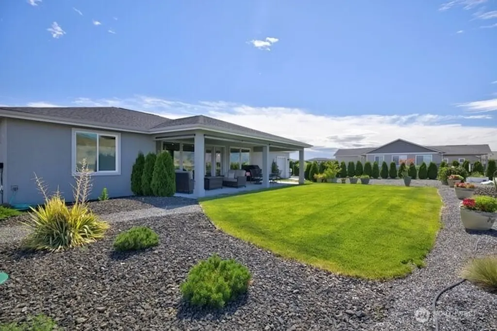 201 Clayton Place SW Mattawa WA 99349
