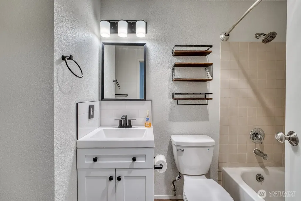 7792 Skansie Avenue Gig Harbor WA 98335