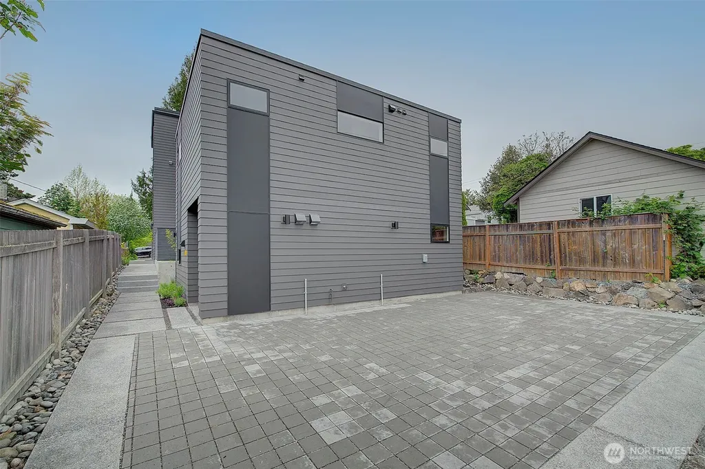 7914 34th Avenue SW Seattle WA 98126