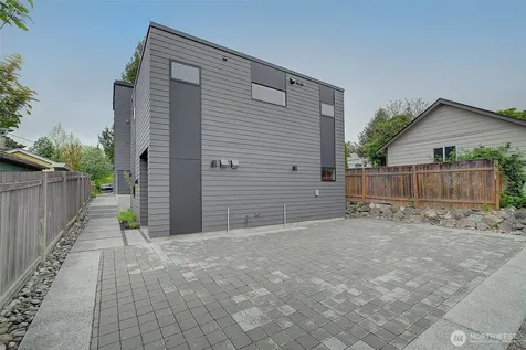 7914 34th Avenue SW Seattle WA 98126