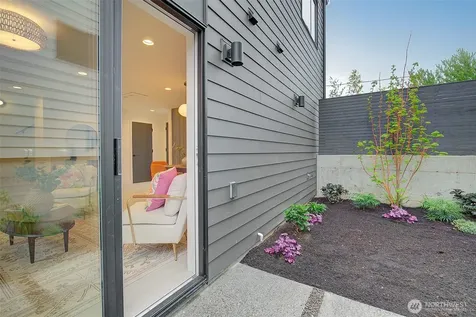 7914 34th Avenue SW Seattle WA 98126